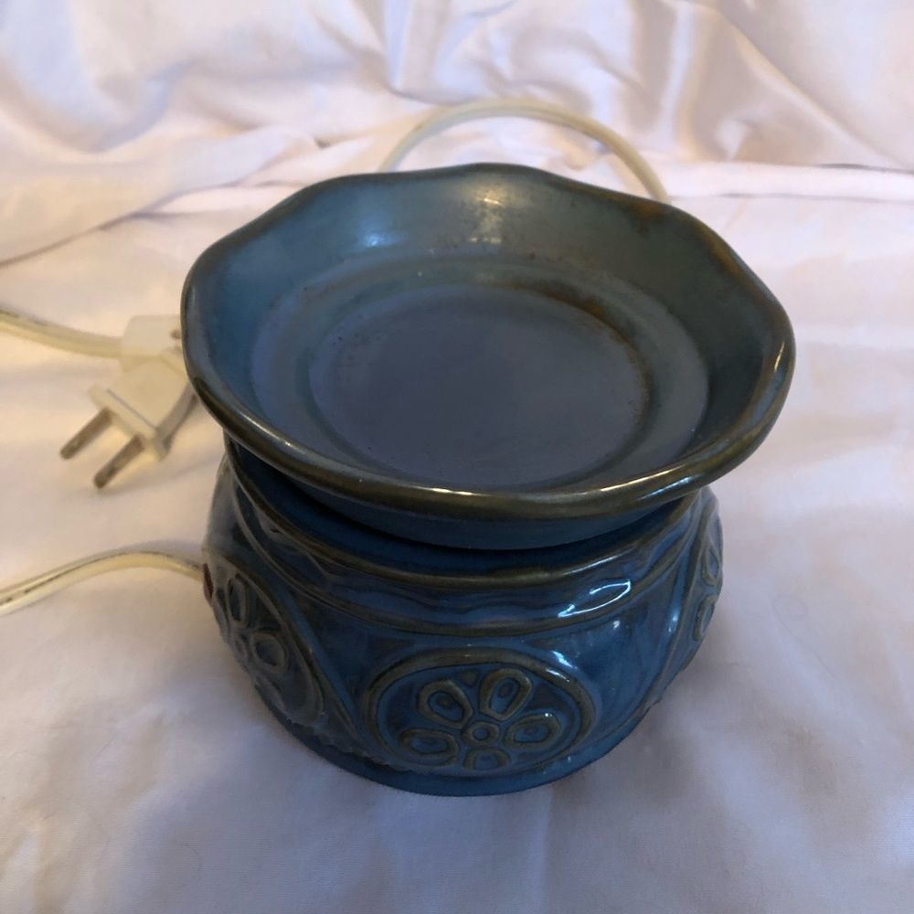 VINTAGE blue candle warmer